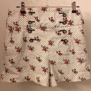 Zara floral shorts. Side zip. Medium